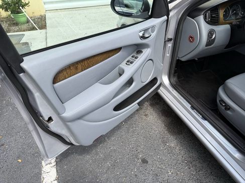 Used 2005 Jaguar X-TYPE 3.0 AWD/4WD image 12