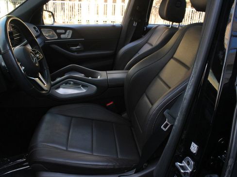 Used 2022 Mercedes-Benz GLS 450 4MATIC image 15