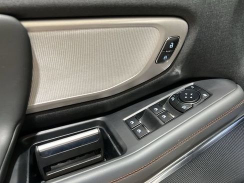 Used 2025 Ford Expedition Active AWD/4WD image 23