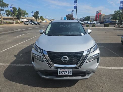 Used 2022 Nissan Rogue SV AWD/4WD image 2