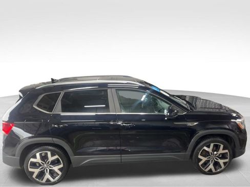 Used 2023 Volkswagen Taos SEL image 5