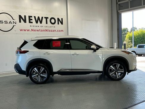 Used 2023 Nissan Rogue SL w/ SL Premium Package FWD image 28