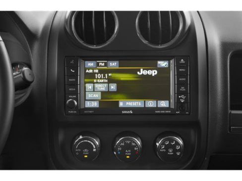 Certified 2015 Jeep Patriot Latitude image 17