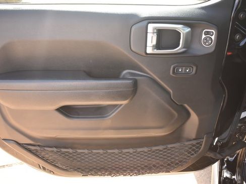 Used 2023 Jeep Wrangler Unlimited AWD/4WD image 12
