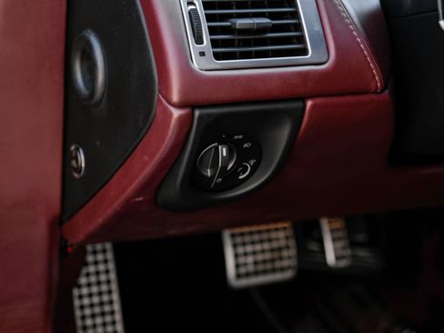 Used 2005 Aston Martin DB9 Coupe RWD image 30