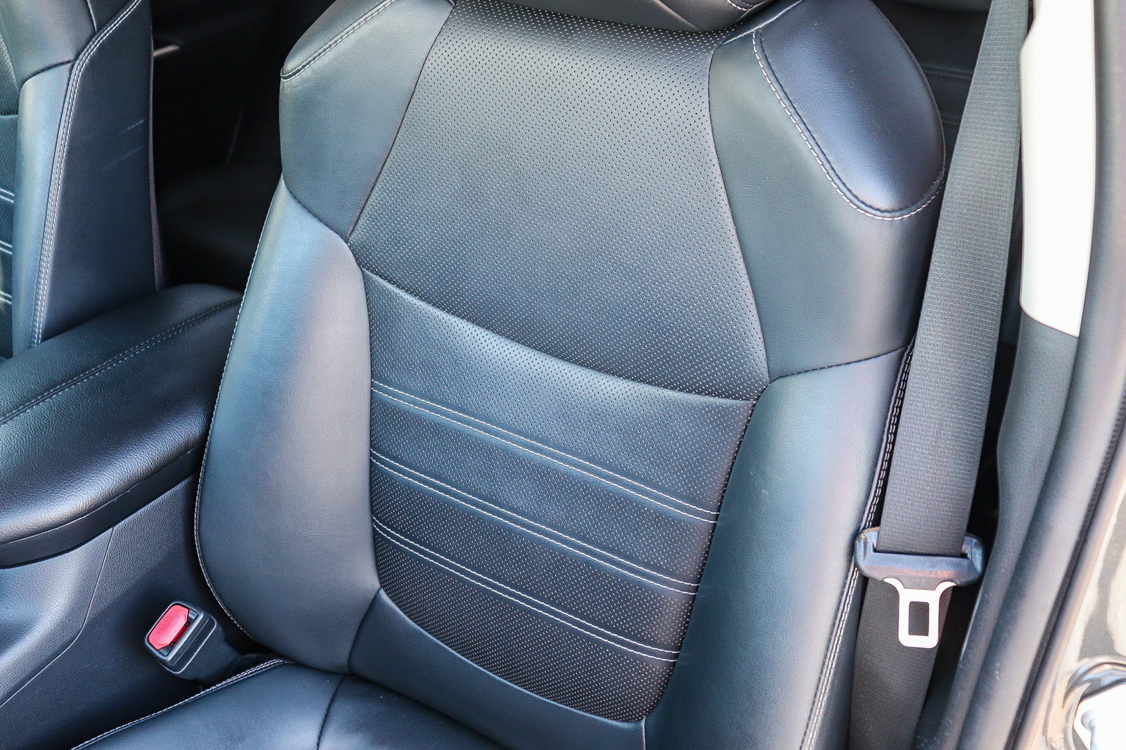Certified 2020 Toyota RAV4 Limited FWD image 25