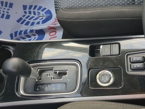 Used 2020 Mitsubishi Outlander ES image 22