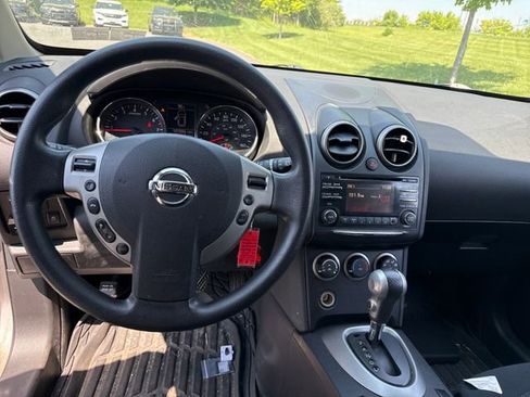 Used 2015 Nissan Rogue S w/ Convenience Package AWD/4WD image 16
