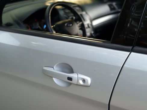Used 2019 Ford Explorer XLT FWD image 34
