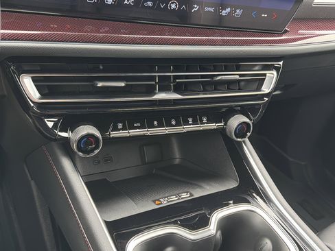 New 2026 Chevrolet Traverse RS AWD/4WD image 23