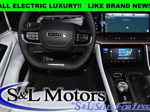 Used 2025 Jeep Wagoneer S Limited image 11