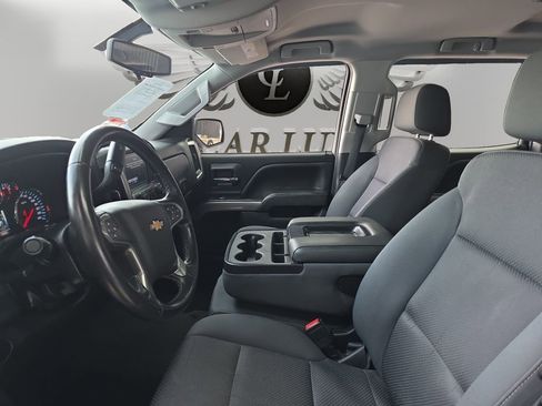 Used 2018 Chevrolet Silverado 1500 LT w/ LT Convenience Package image 9