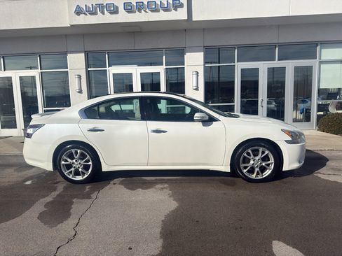 Used 2014 Nissan Maxima 3.5 SV w/ Premium Package image 2
