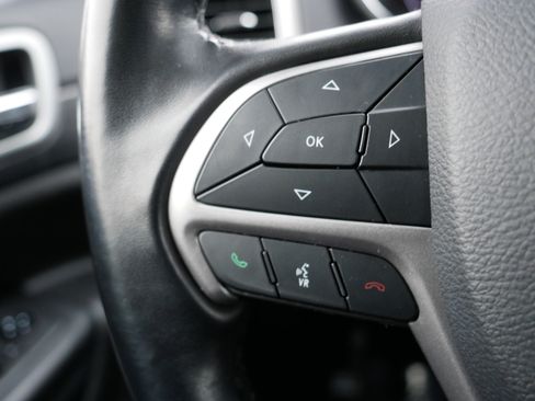 Used 2021 Jeep Grand Cherokee Laredo image 28