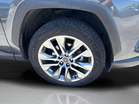 Used 2020 Toyota RAV4 XLE Premium FWD image 26