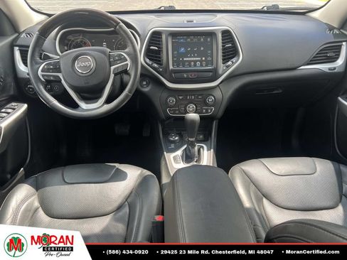 Used 2016 Jeep Cherokee Overland AWD/4WD image 13