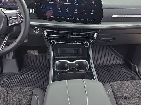 Used 2026 Chevrolet Traverse LT w/ Midnight/Sport Edition image 15