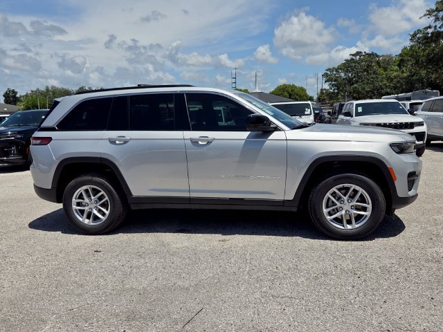 New 2026 Jeep Grand Cherokee Laredo RWD image 9
