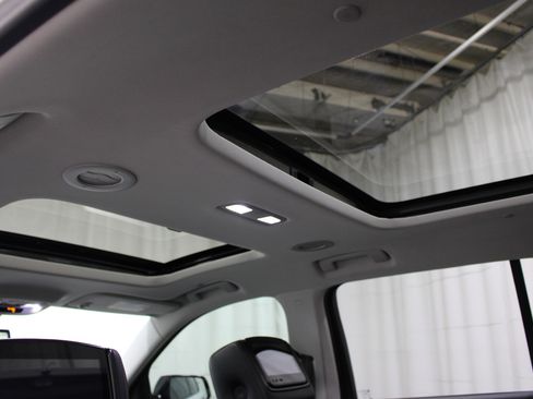 Used 2019 Chevrolet Traverse Premier w/ Redline Edition image 24