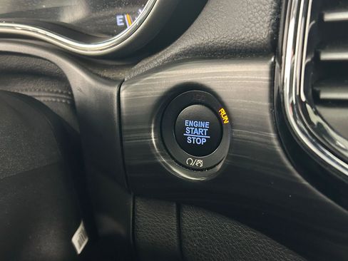 Used 2019 Jeep Grand Cherokee Altitude AWD/4WD image 15