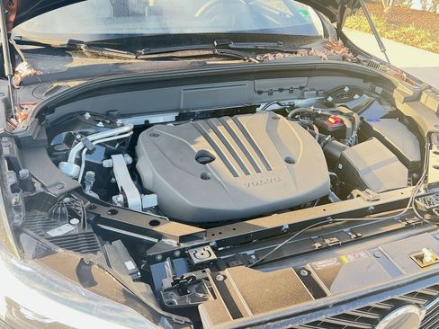 New 2026 Volvo XC60 B5 Plus w/ Protection Package Premier image 27