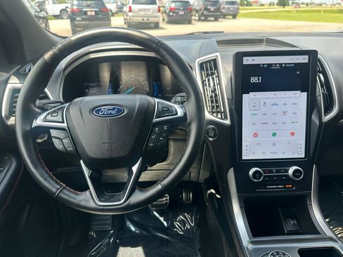 Used 2022 Ford Edge ST-Line w/ Class II Trailer Tow Package AWD/4WD image 3