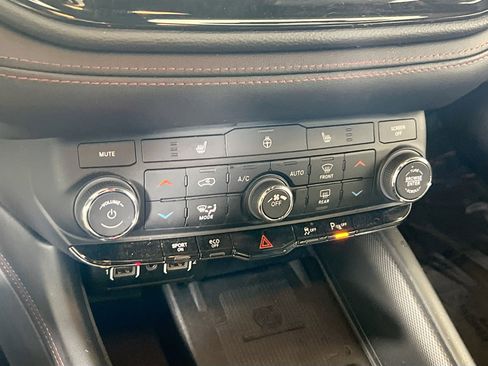 Used 2022 Dodge Durango R/T w/ Blacktop Package image 16