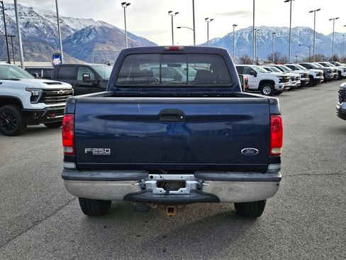 Used 2004 Ford F250 XLT image 4