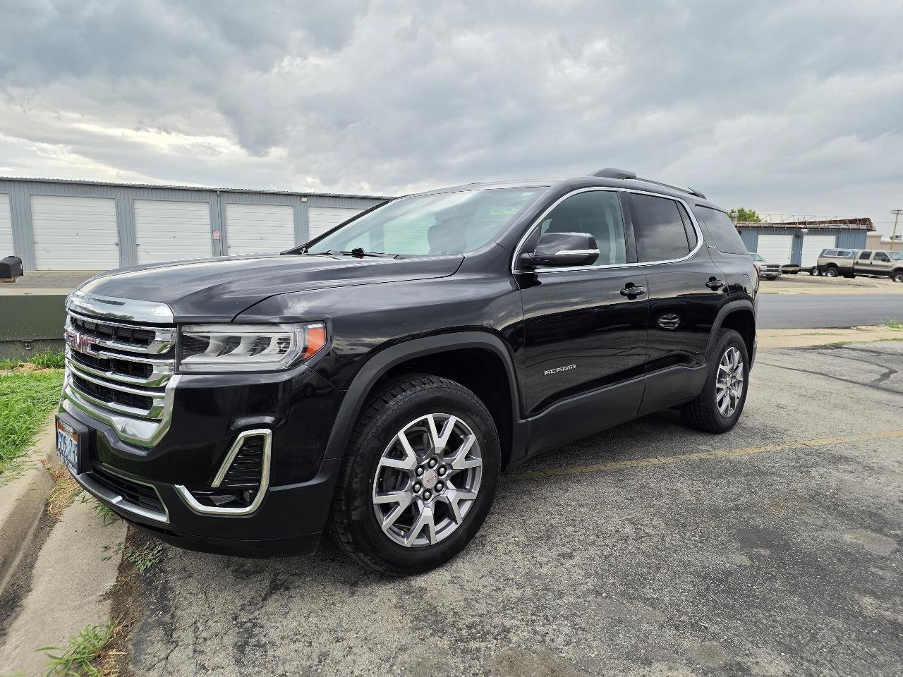 Used 2020 GMC Acadia SLT AWD/4WD image 1