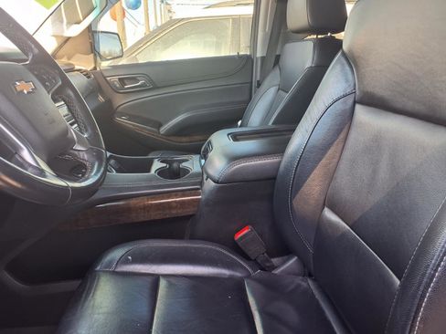 Used 2019 Chevrolet Suburban LT w/ Luxury Package image 3