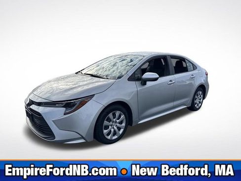 Used 2023 Toyota Corolla LE image 1