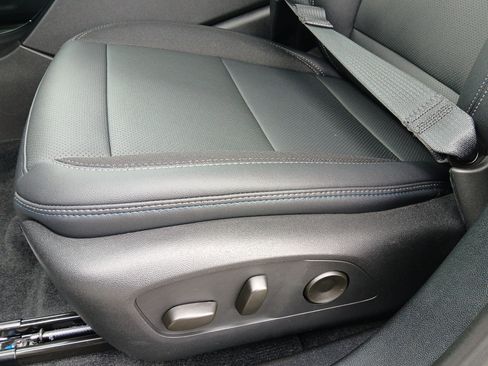 New 2026 Chevrolet Equinox EV LT image 18