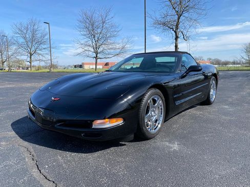 Used 1999 Chevrolet Corvette Convertible w/ Memory Pkg image 2