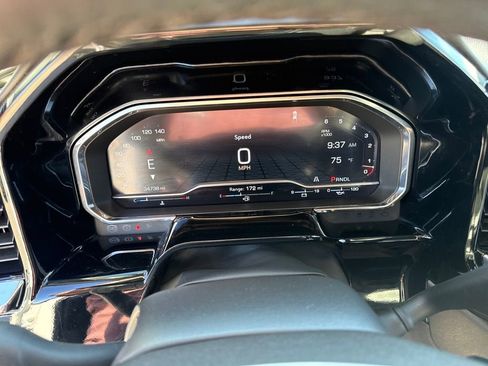 Used 2025 GMC Sierra 1500 SLT RWD image 20