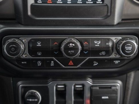 Used 2020 Jeep Wrangler Sport image 24