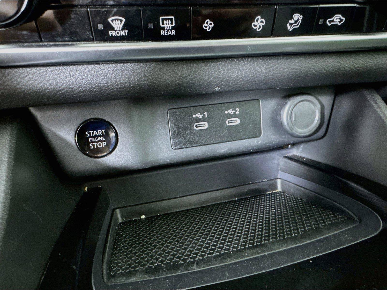 Used 2024 Nissan Rogue SV FWD image 30