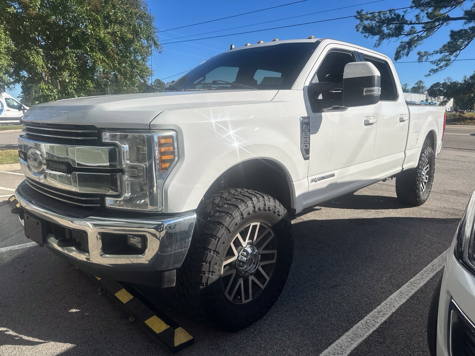 Used 2019 Ford F250 Lariat w/ Lariat Value Package AWD/4WD image 2