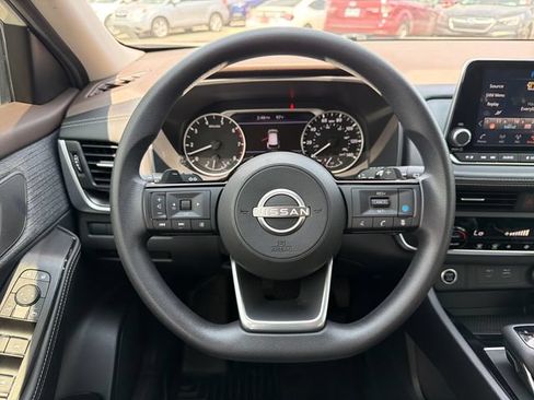 Used 2023 Nissan Rogue SV AWD/4WD image 10