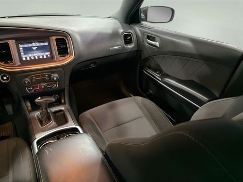 Used 2019 Dodge Charger SXT RWD image 26
