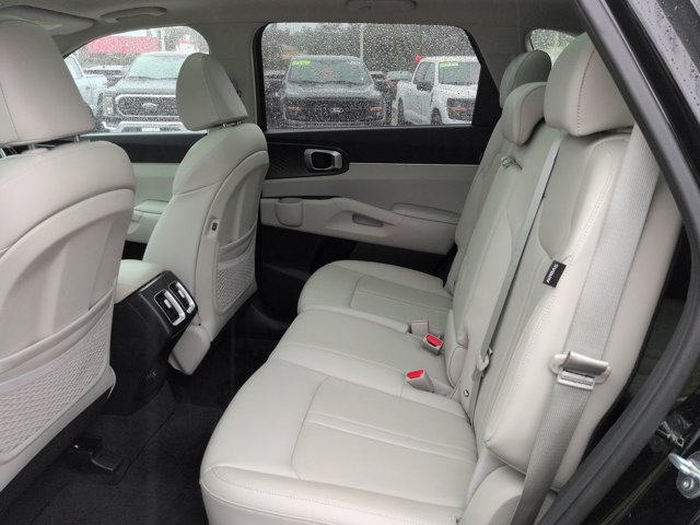 Used 2024 Kia Sorento S w/ Panoramic Sunroof Package FWD image 14