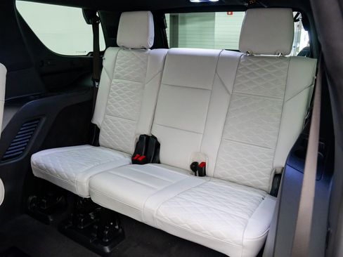 New 2026 Cadillac Escalade Platinum Sport w/ LPO, ONYX Package image 18