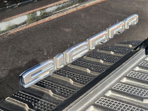 Used 2023 GMC Sierra 1500 Denali w/ Denali Reserve Package image 12