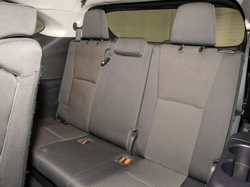 Used 2023 Toyota Highlander L image 9