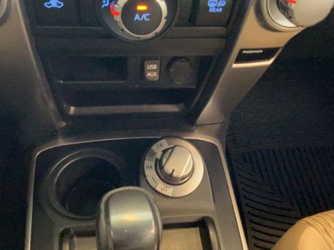 Used 2019 Toyota 4Runner SR5 AWD/4WD image 15