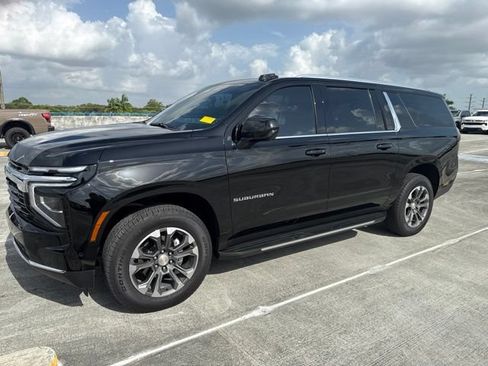 Used 2026 Chevrolet Suburban LS RWD image 1