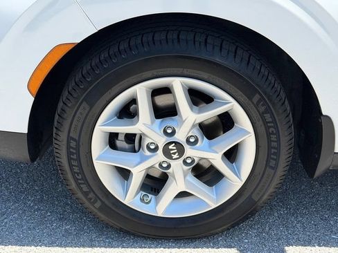 Used 2020 Kia Soul S FWD image 11