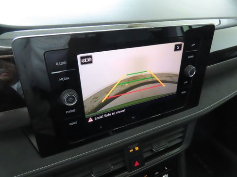 New 2026 Volkswagen Taos SE FWD image 19