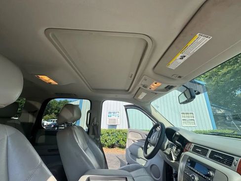 Used 2012 GMC Yukon SLT w/ SLT Chrome Package image 14