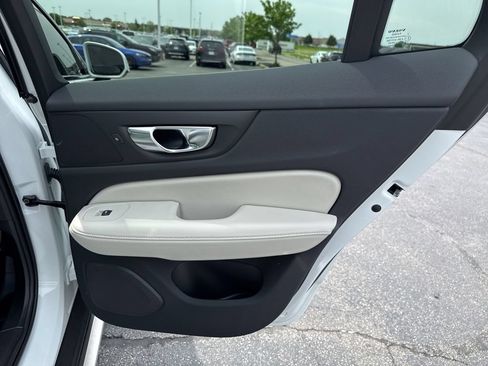 Used 2025 Volvo V60 B5 Cross Country Ultra w/ Climate Package AWD/4WD image 39