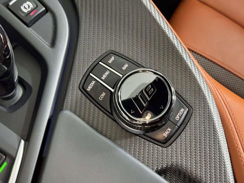 Used 2020 BMW i8 Coupe image 31